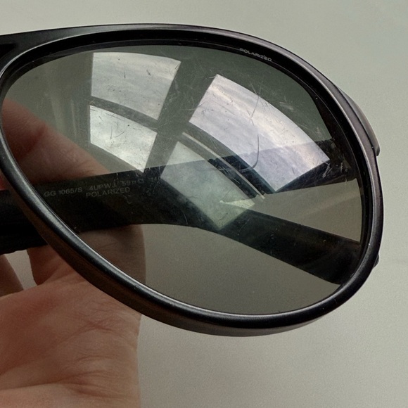 Gucci Black Polarized Sunglasses 1065/S - Picture 7 of 11